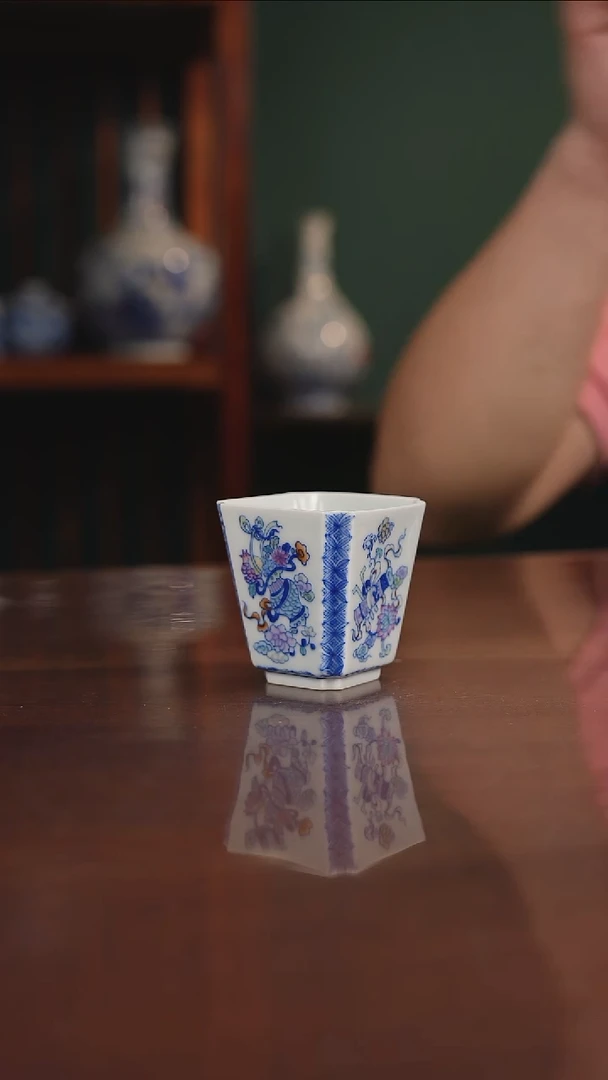 空山明月青花斗彩