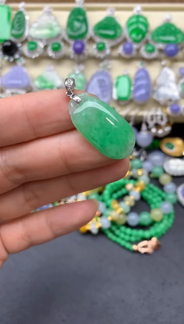 【闪购商品】翡翠颈饰18K金镶嵌85-中国好珍宝