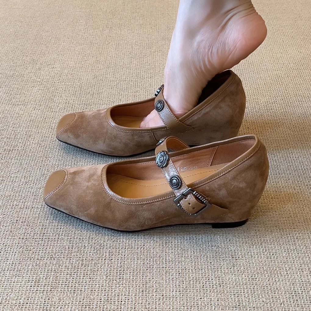 RubyL/5cm小众复古通勤山茶花一字扣带方头浅口内增高单鞋女款