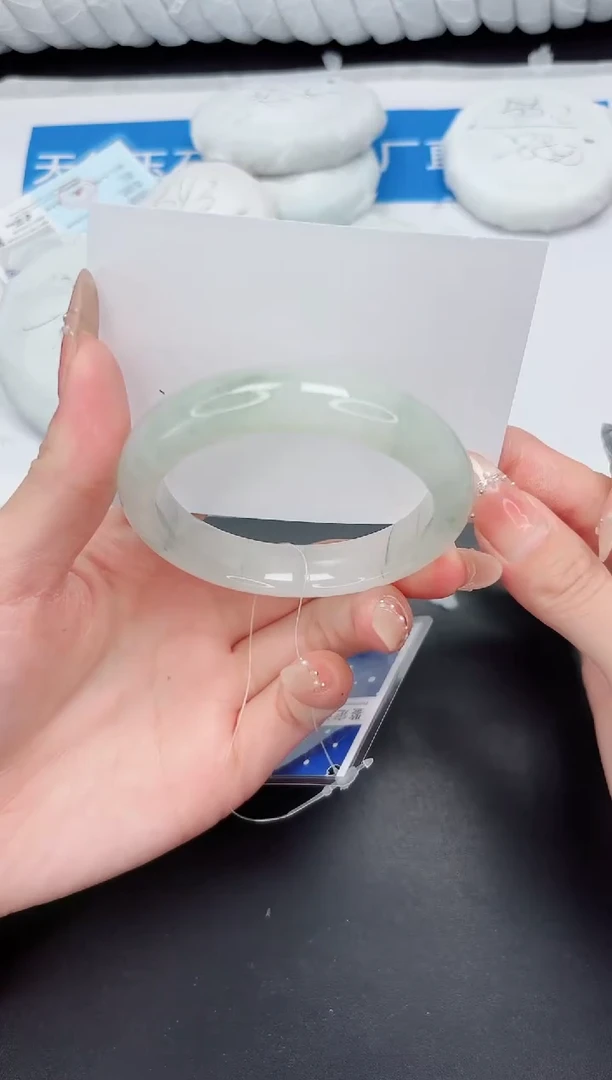 未镶嵌手镯石英质玉87-56.9PH