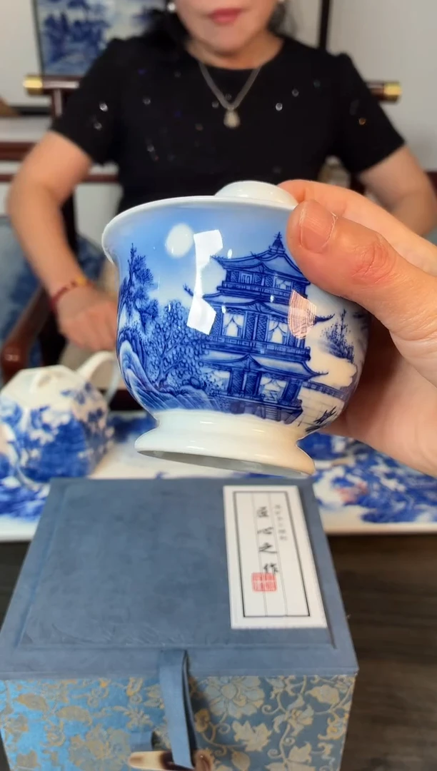 瓷片吴小琴