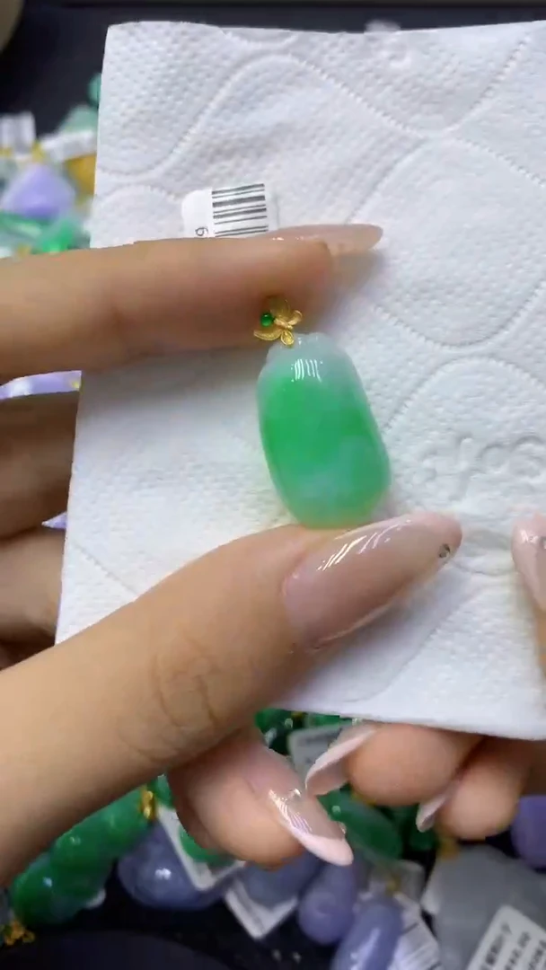 颈饰18K金镶嵌翡翠天然缅甸翡翠A货