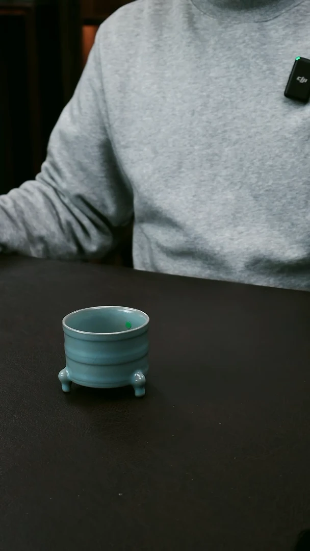 【闪购商品】其他汝官窑小号三足弦纹杯19