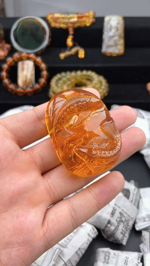 未镶嵌颈饰琥珀金蓝珀连年有鱼吊坠