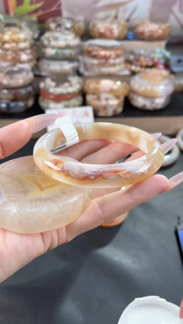 未镶嵌手镯石英质玉64