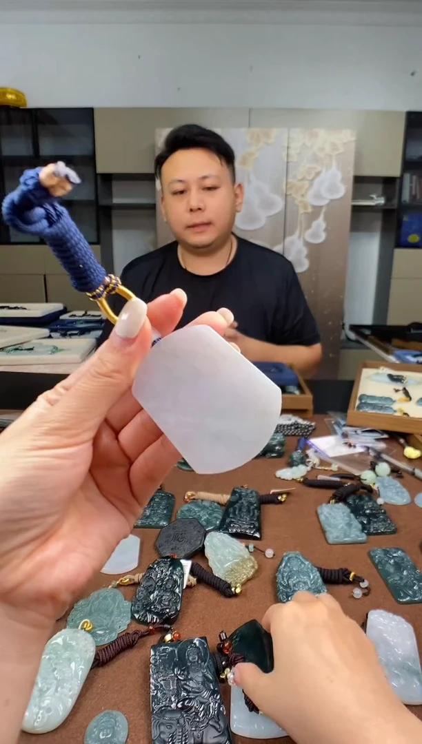 颈饰未镶嵌翡翠多样性发其一