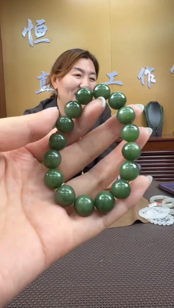 颈饰未镶嵌和田玉匆**年手串11