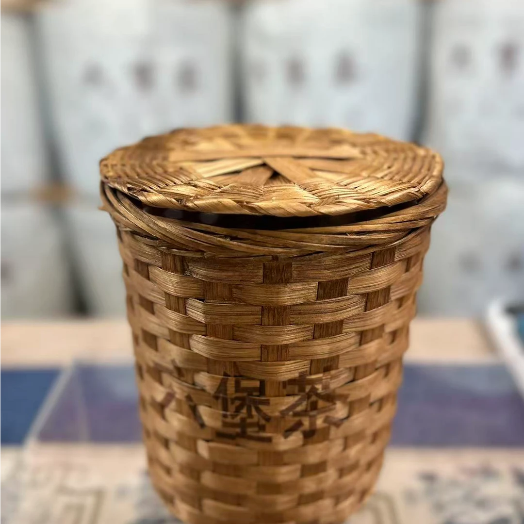 醇香甜纯老茶头原种六堡茶口感甘甜滋味顺滑现代工艺