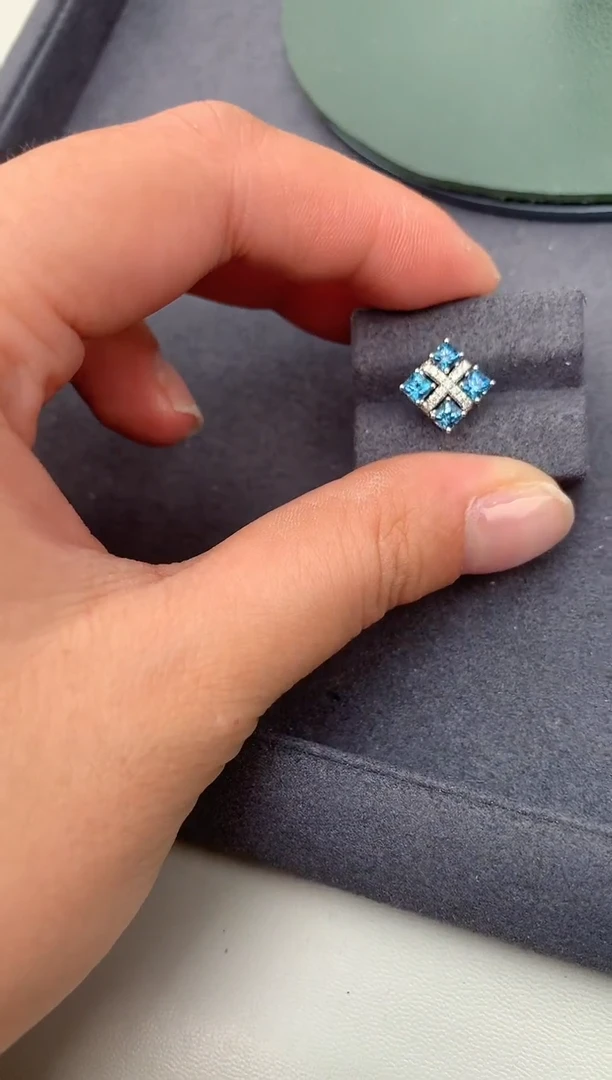 【闪购商品】海蓝宝石吊坠(不含链)18K金镶嵌59分海蓝宝套链