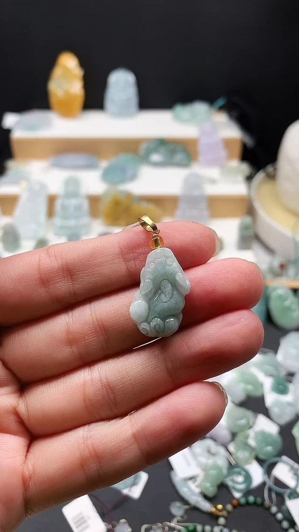 翡翠未镶嵌颈饰55貔貅