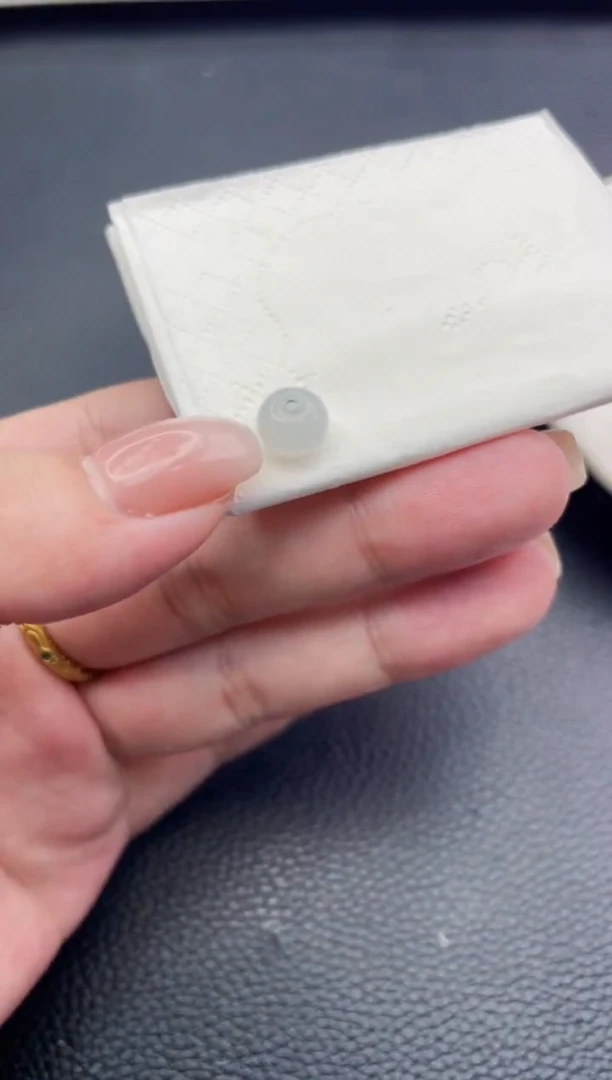 定制翡翠未镶嵌红*珠子