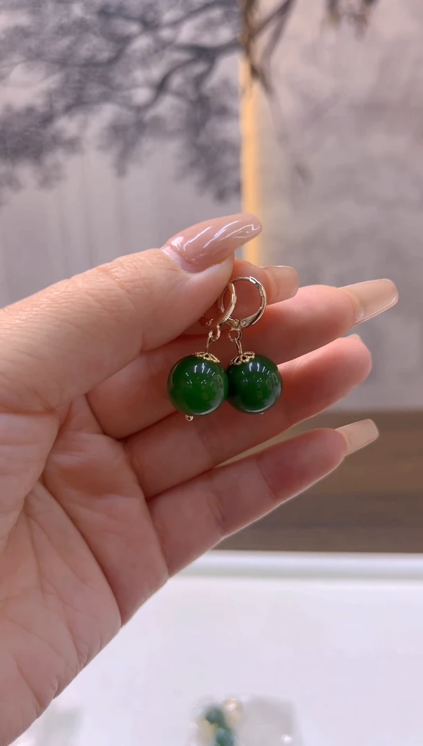 14K金镶嵌和田玉耳饰E600