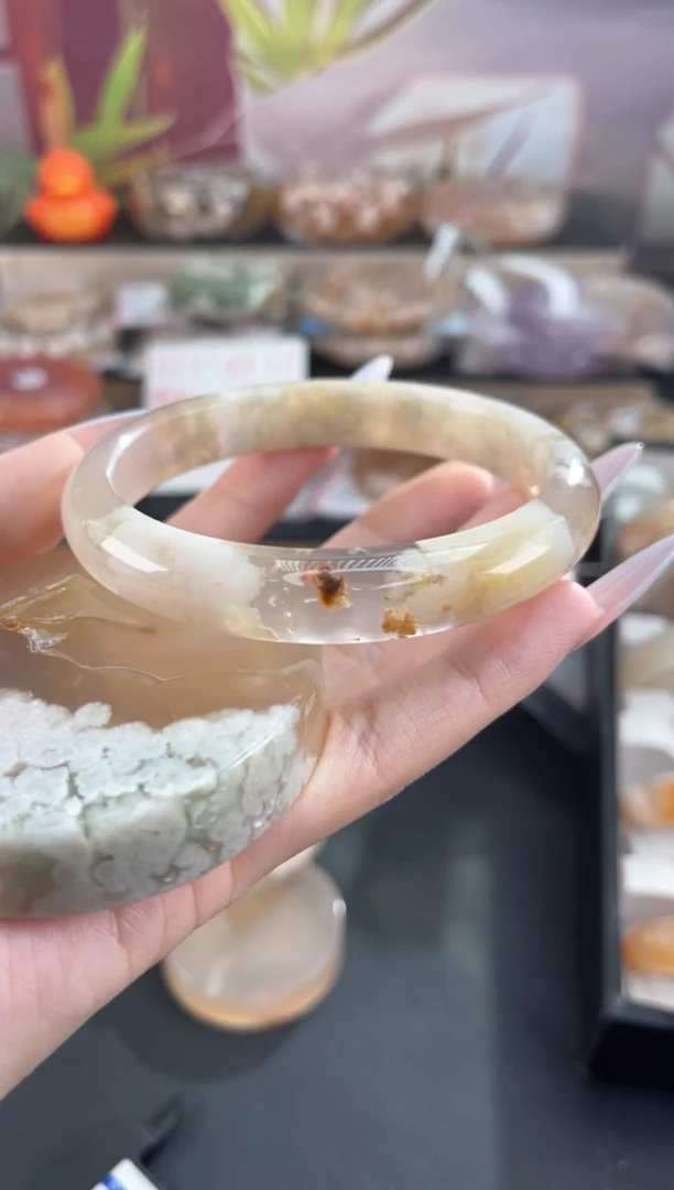 未镶嵌手镯石英质玉64