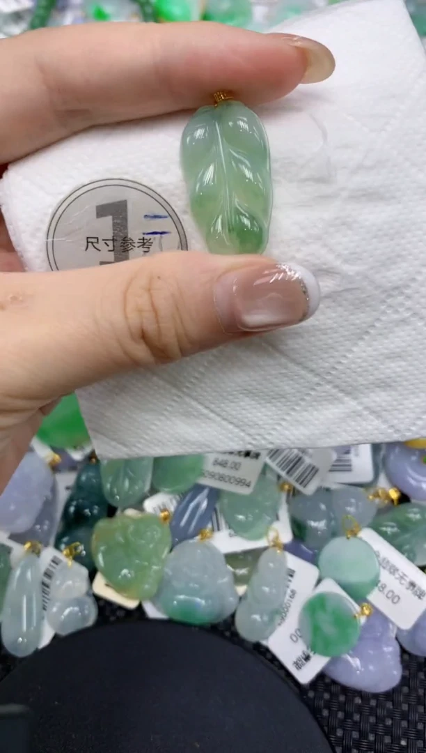 颈饰18K金镶嵌翡翠1111111