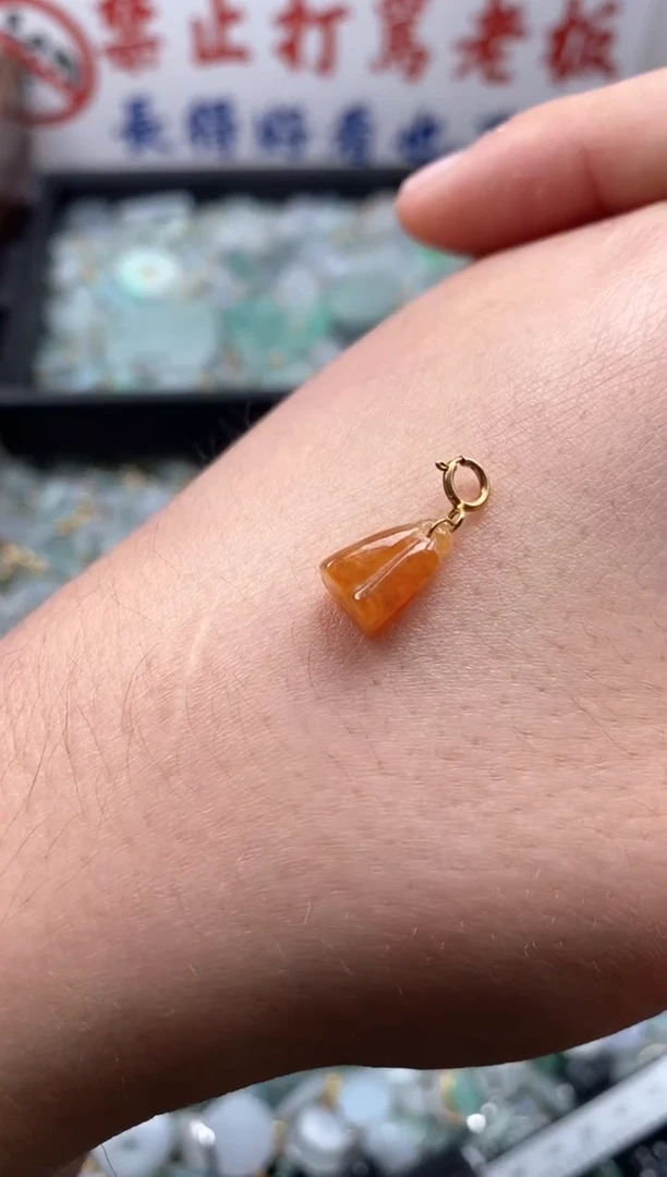 【闪购商品】翡翠颈饰未镶嵌哥哥