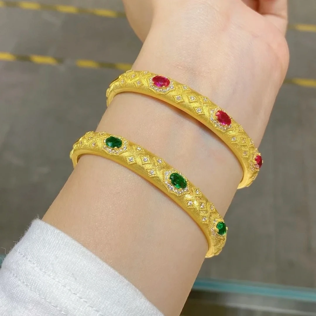铜合金手镯 古法拉丝红宝绿宝卡扣手镯宫廷复古女镯子高级感手镯