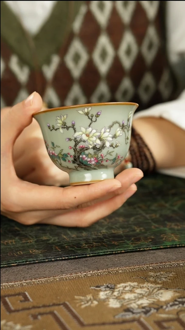 善窑厂汝窑粉彩花卉主人杯