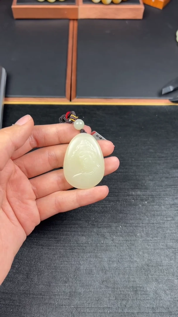 【闪购商品】和田玉吊坠(赠链)未镶嵌且末金山微色差