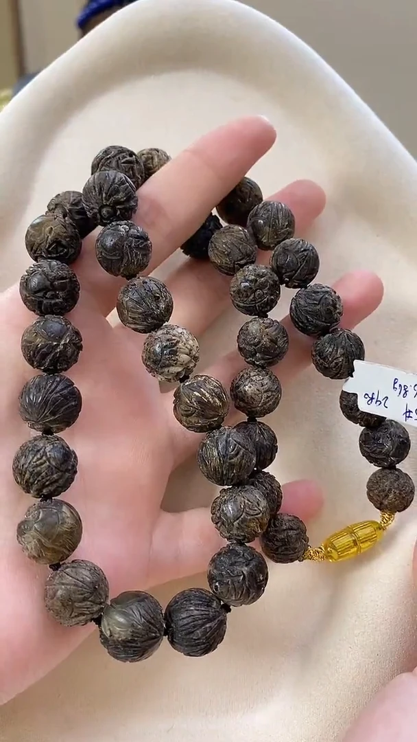 琥珀颈饰未镶嵌项链