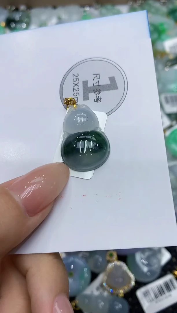 颈饰18K金镶嵌翡翠111111111111