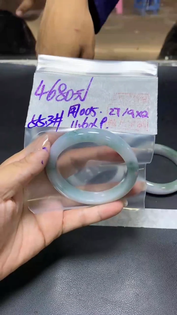 未镶嵌定制翡翠用****5+手镯55.3#4680元  毛货需抛光