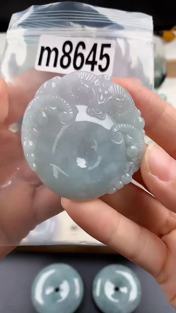 颈饰未镶嵌翡翠天然翡翠吊坠挂件
