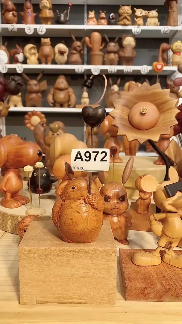 【闪购商品】木木雕摆件可爱卡通