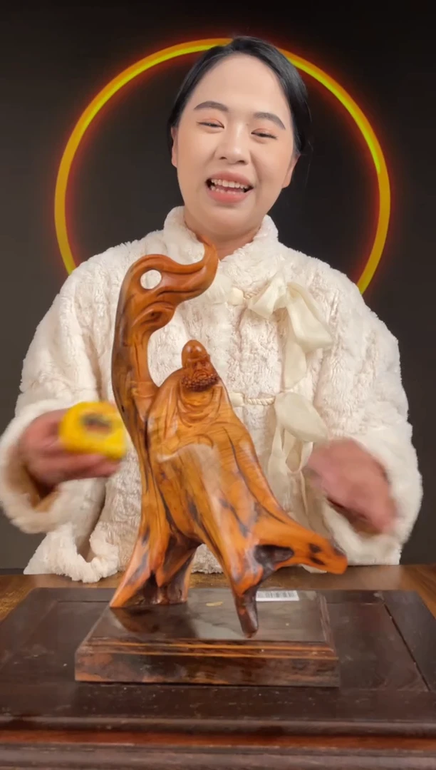 柏木（崖柏）手工摆件,先抢先得! 编号:129