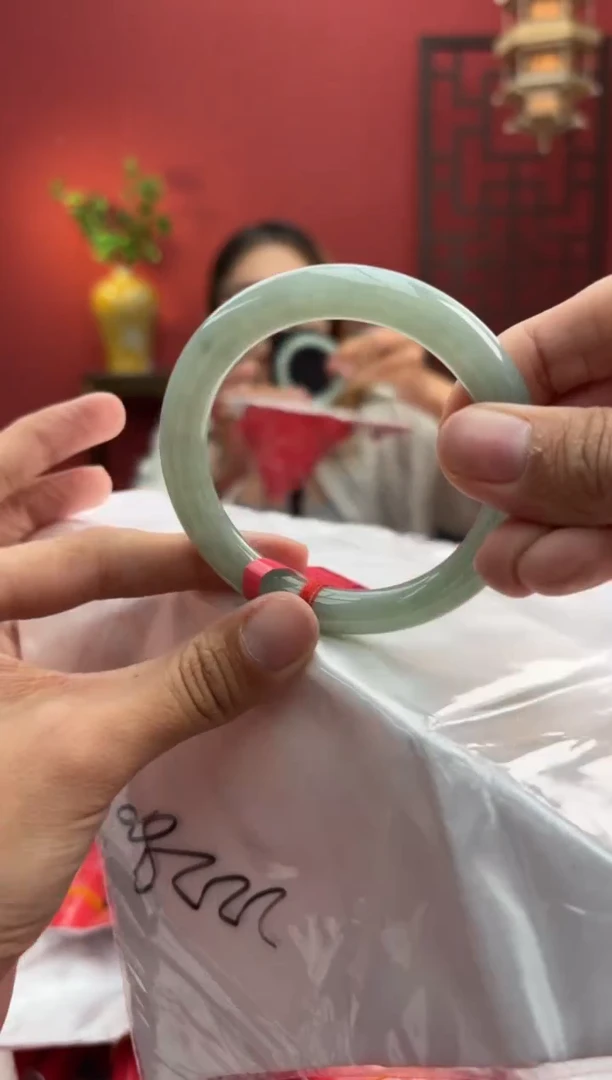 未镶嵌手镯（圆镯）翡翠翡翠手镯