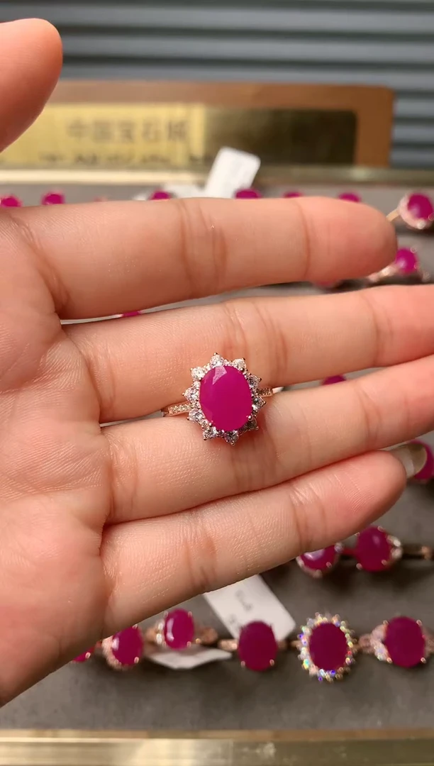 【闪购商品】红宝石戒指银S925镶嵌........