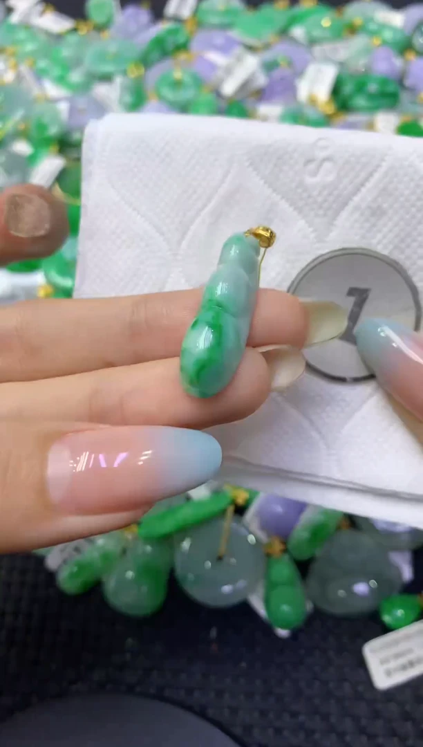 颈饰未镶嵌翡翠天然缅甸翡翠A货