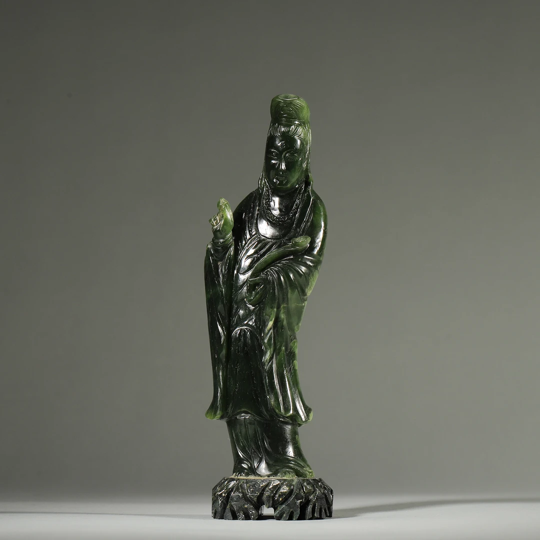 Lot29 清代 和田碧玉观音立像