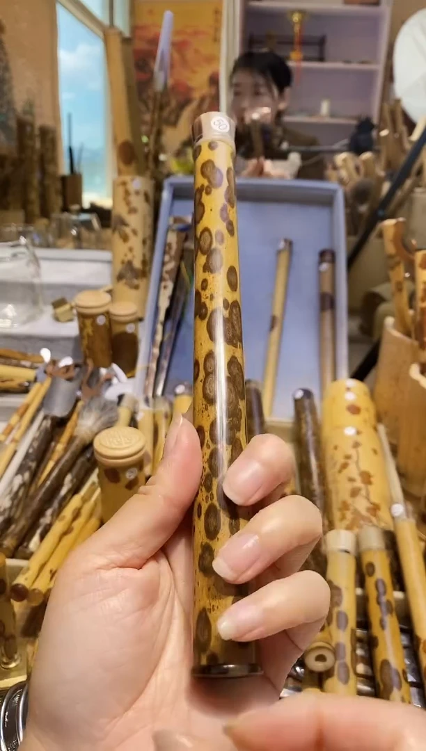 颜*伟梅鹿竹精品梅鹿竹香筒一个