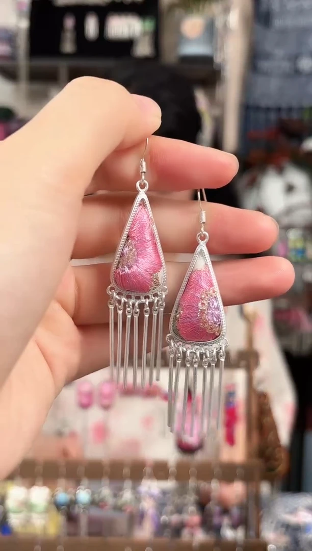 织绣民族风非遗老绣饰品412