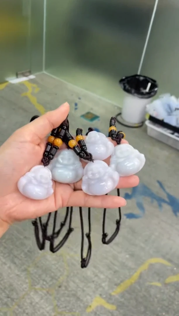 翡翠未镶嵌吊坠(不含链)大佛公        多样性发货发一个