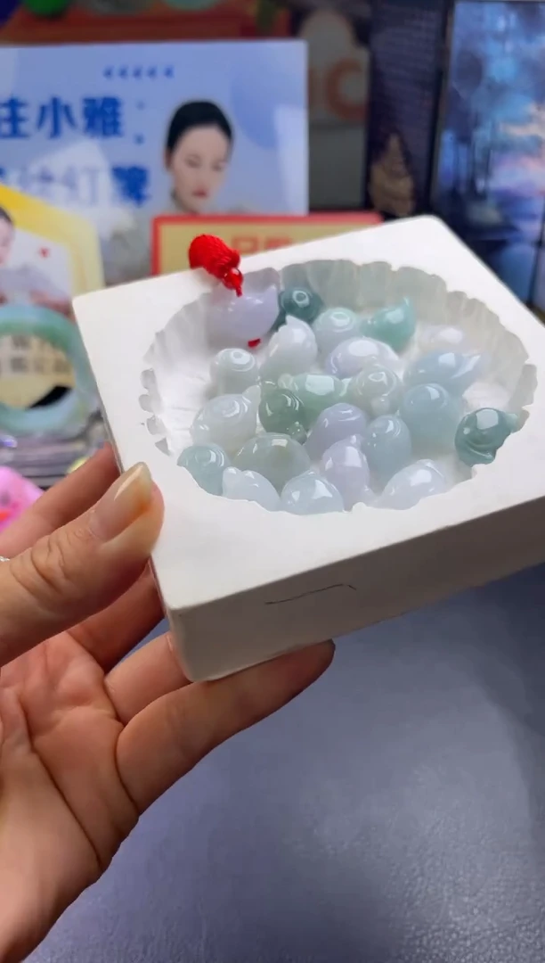 颈饰未镶嵌翡翠茶壶挂件