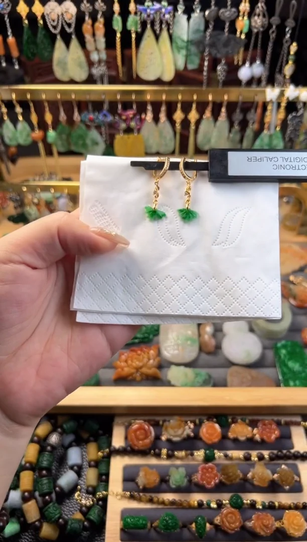 未镶嵌定制翡翠金***猫翡翠