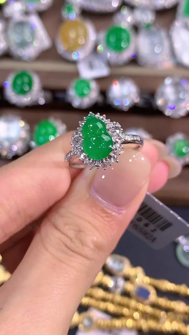 翡翠戒指18K金镶嵌迷****?a84