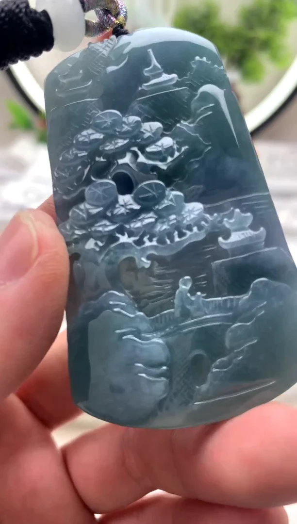 【闪购商品】翡翠颈饰未镶嵌山水