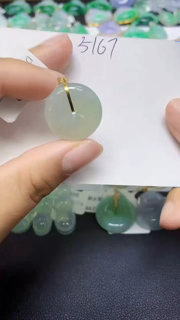 翡翠18K金镶嵌颈饰 天然缅甸翡翠A货