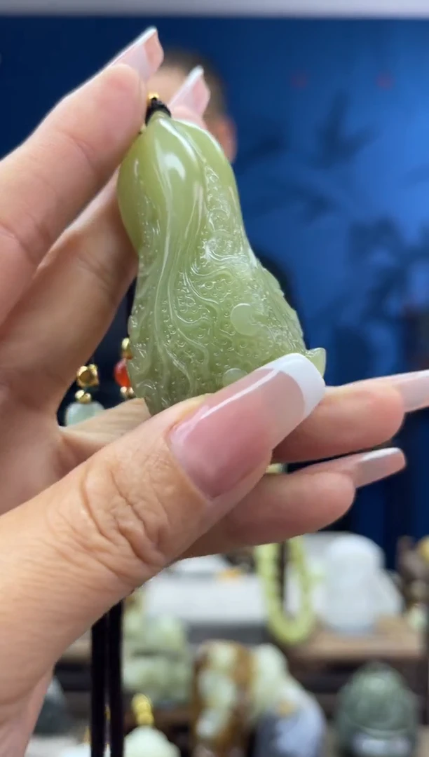 颈饰未镶嵌和田玉1