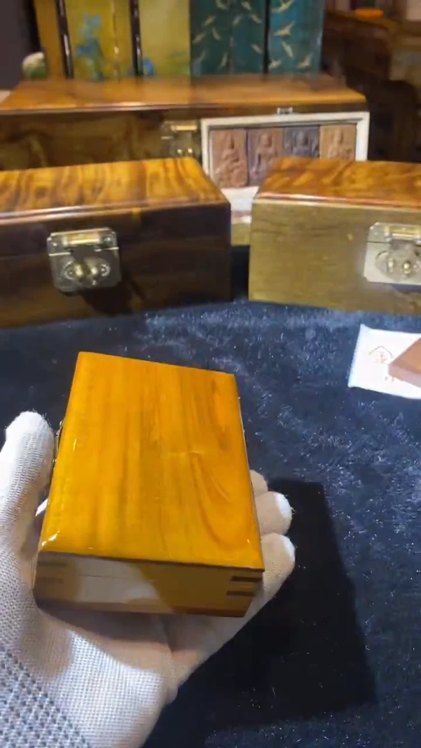 金丝楠木制品薄烟盒174