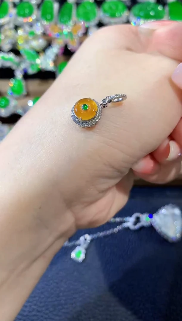 吊坠(不含链)18K金镶嵌翡翠C9