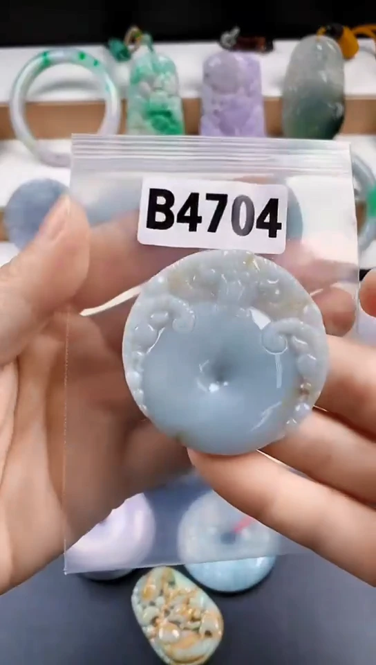 颈饰未镶嵌翡翠天然翡翠吊坠挂件