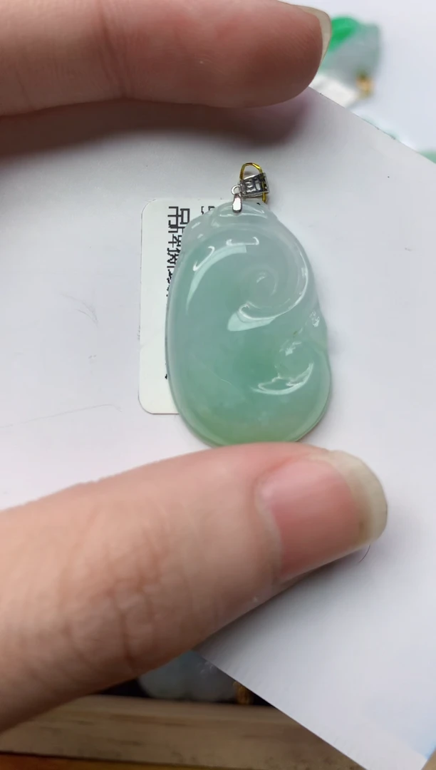 【闪购商品】翡翠颈饰18K金镶嵌80.......