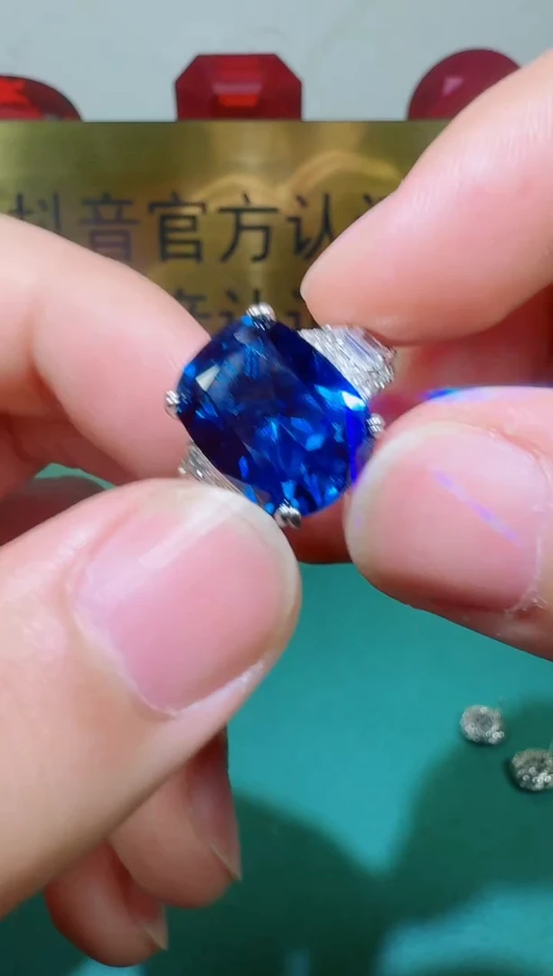 戒指蓝宝石18K金镶嵌1