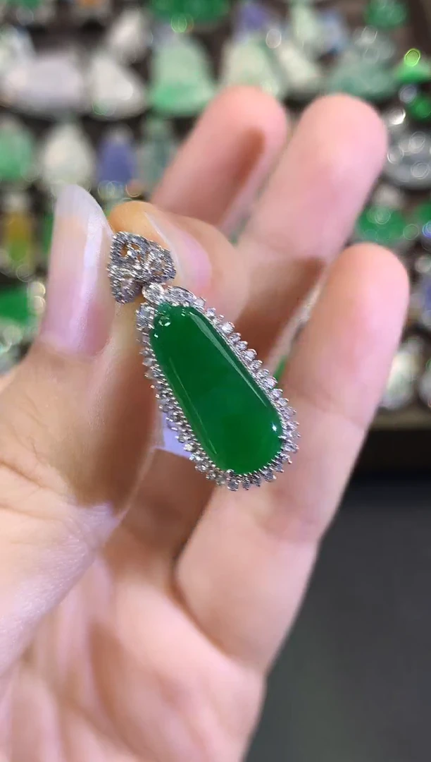 吊坠(不含链)18K金镶嵌翡翠C11