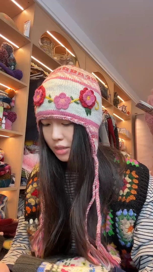 羊毛粉色立体花护耳帽