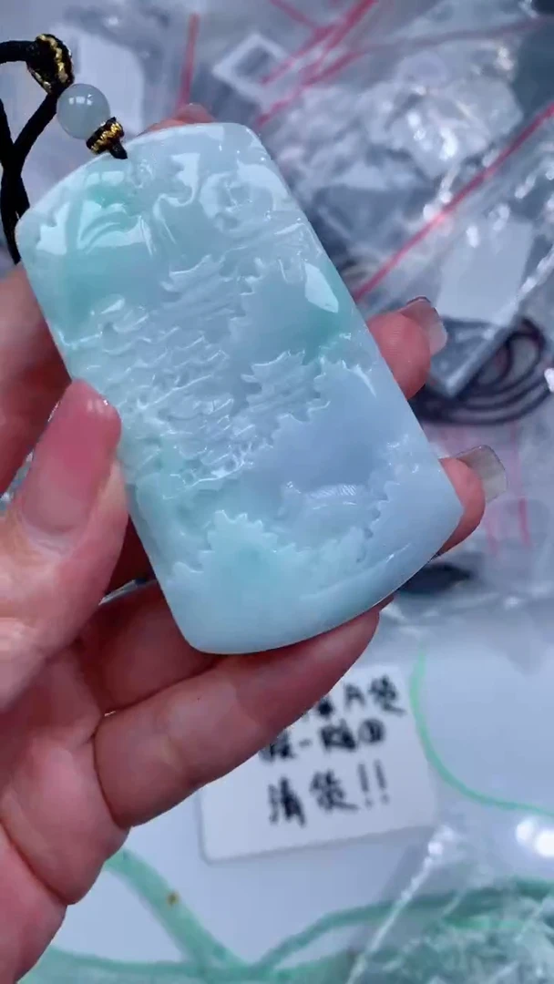 翡翠未镶嵌颈饰吊坠