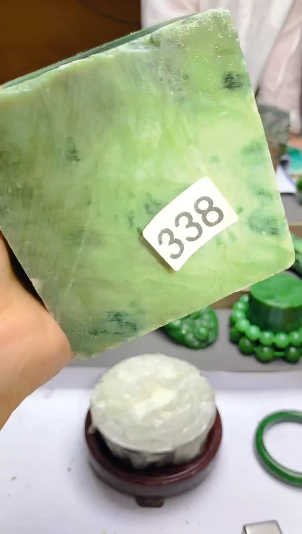 和田玉（碧玉）未镶嵌珠宝半成品1